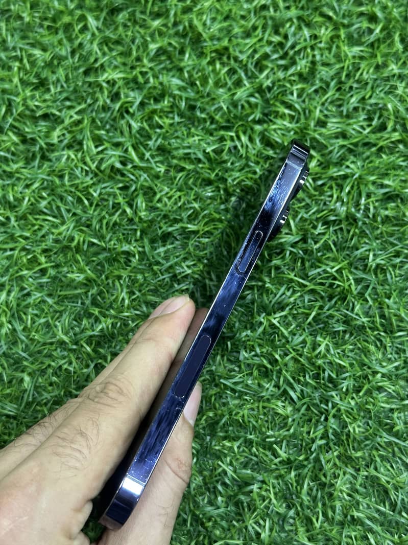 iPhone 14 Pro Max 4