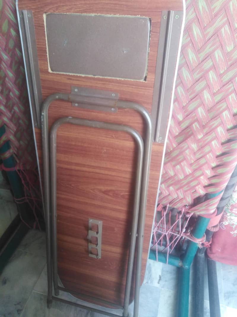 iron stand 1