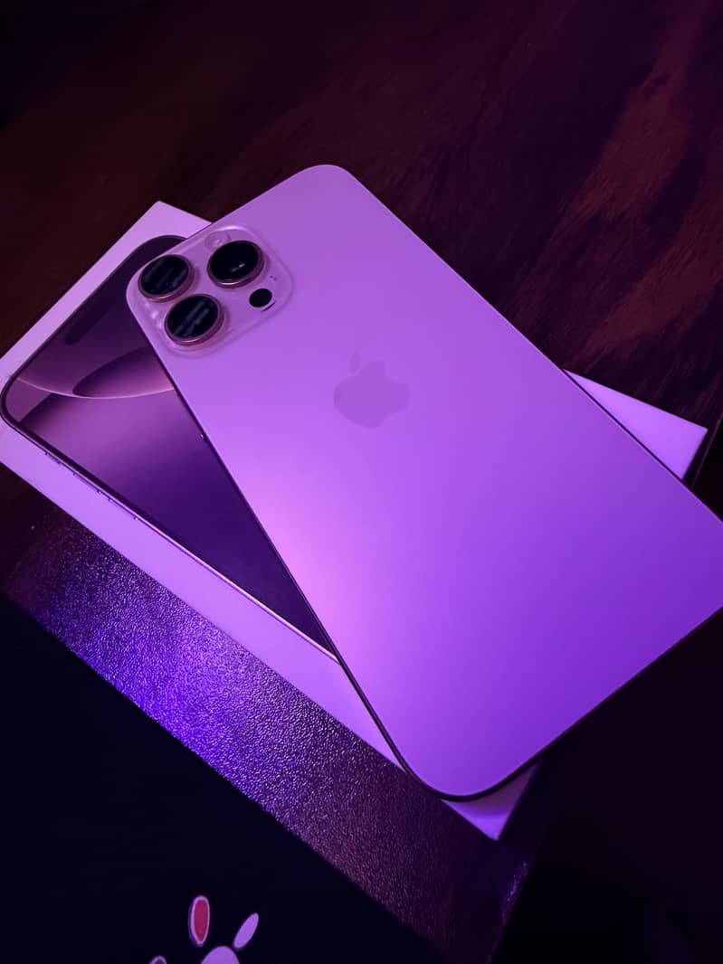 Apple iPhone 16 Pro Max 0