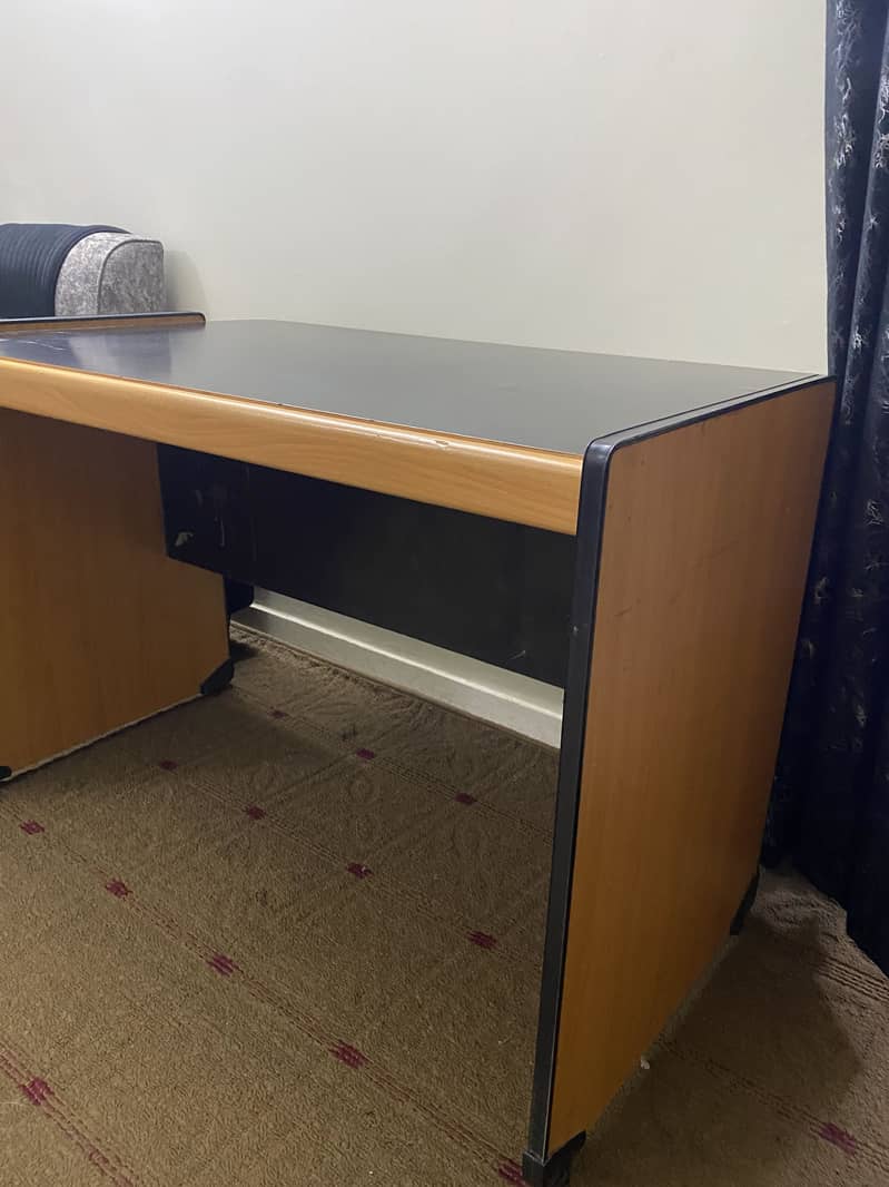 Computer/Multi purpose Table 0