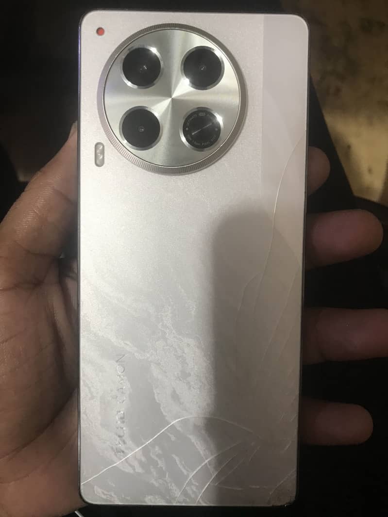 Tecno Camon 30 0
