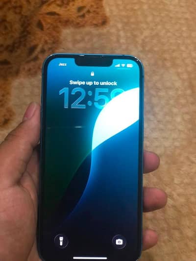 Apple iPhone 13