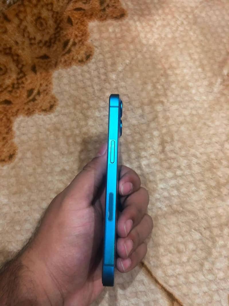 Apple iPhone 13 6