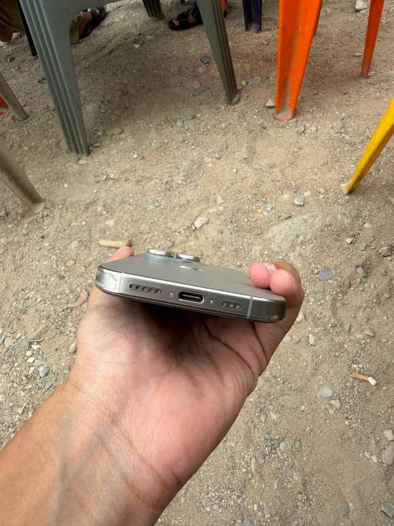 Apple iPhone 16 Pro 5