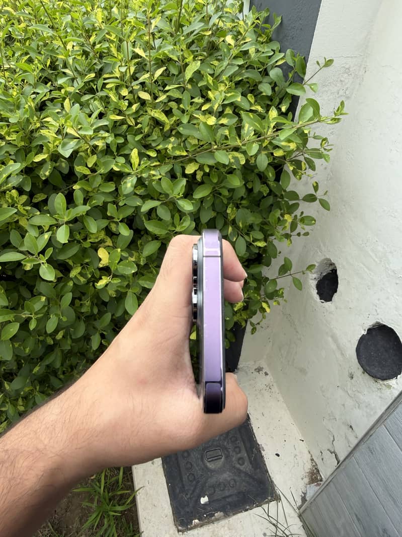 Apple iPhone 14 Pro Max 1