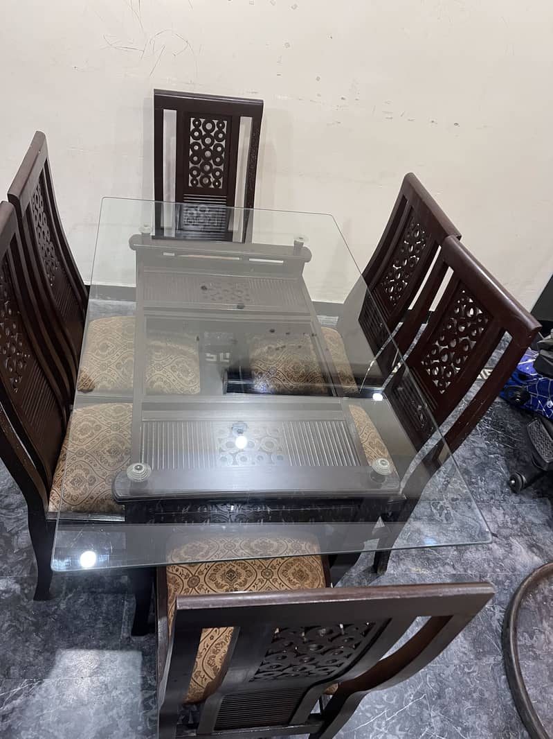 Dinng table 0