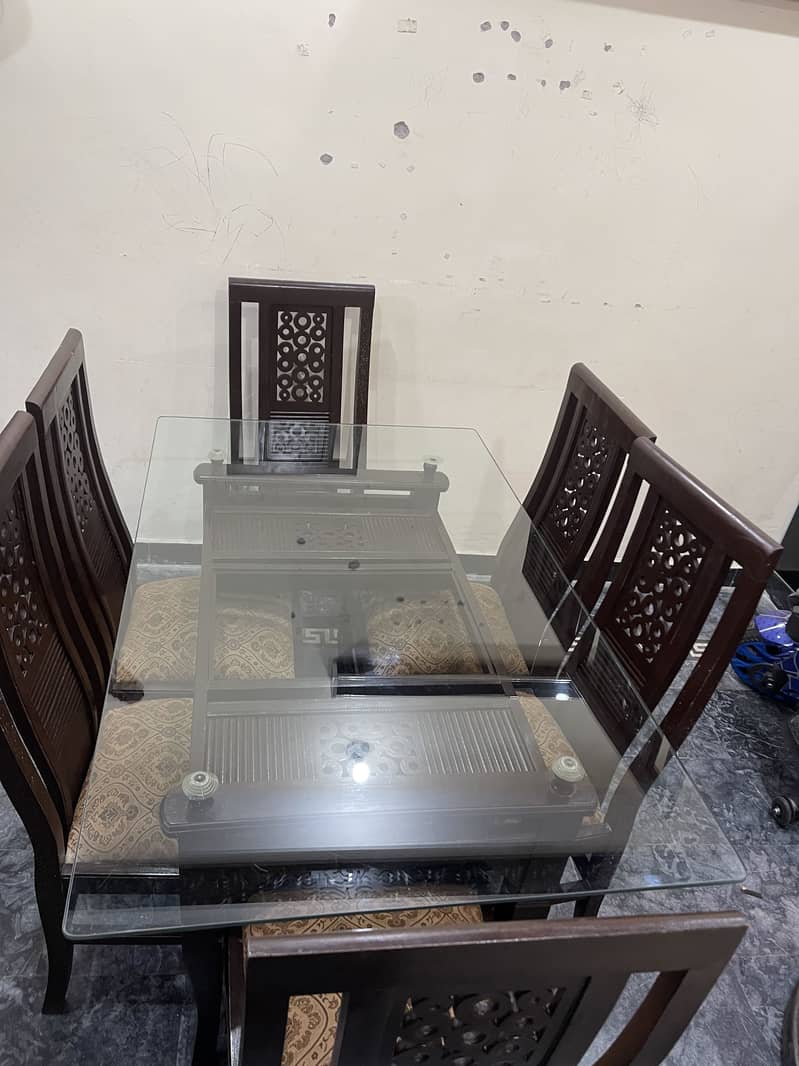 Dinng table 1