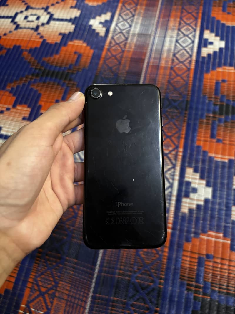 Apple iPhone 7 0
