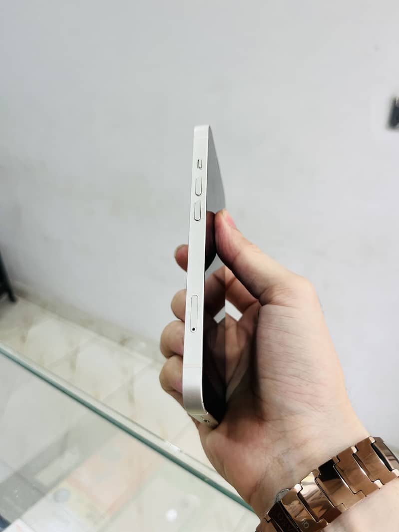 Apple iPhone 13 3