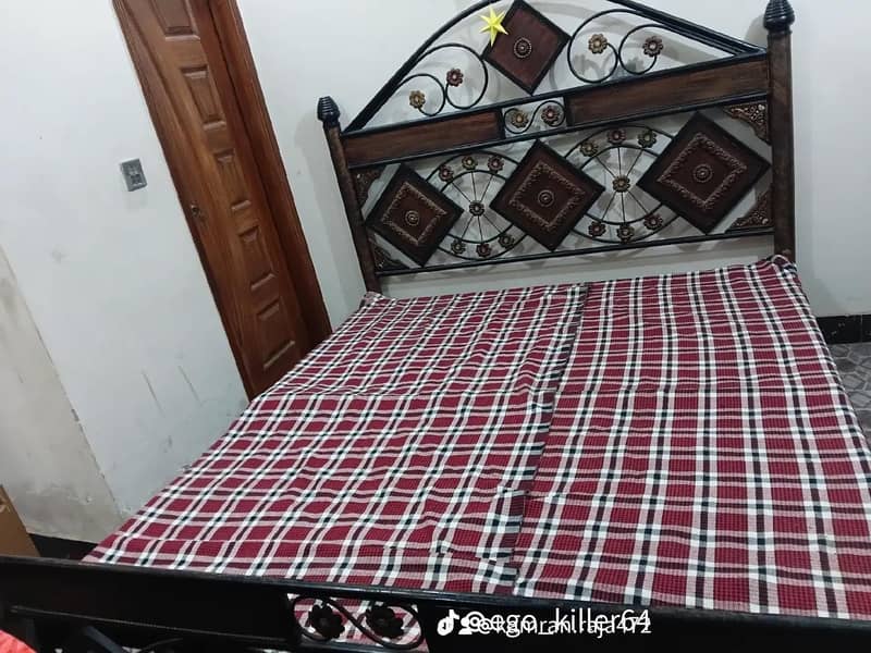 Bed & Dressing Table 1