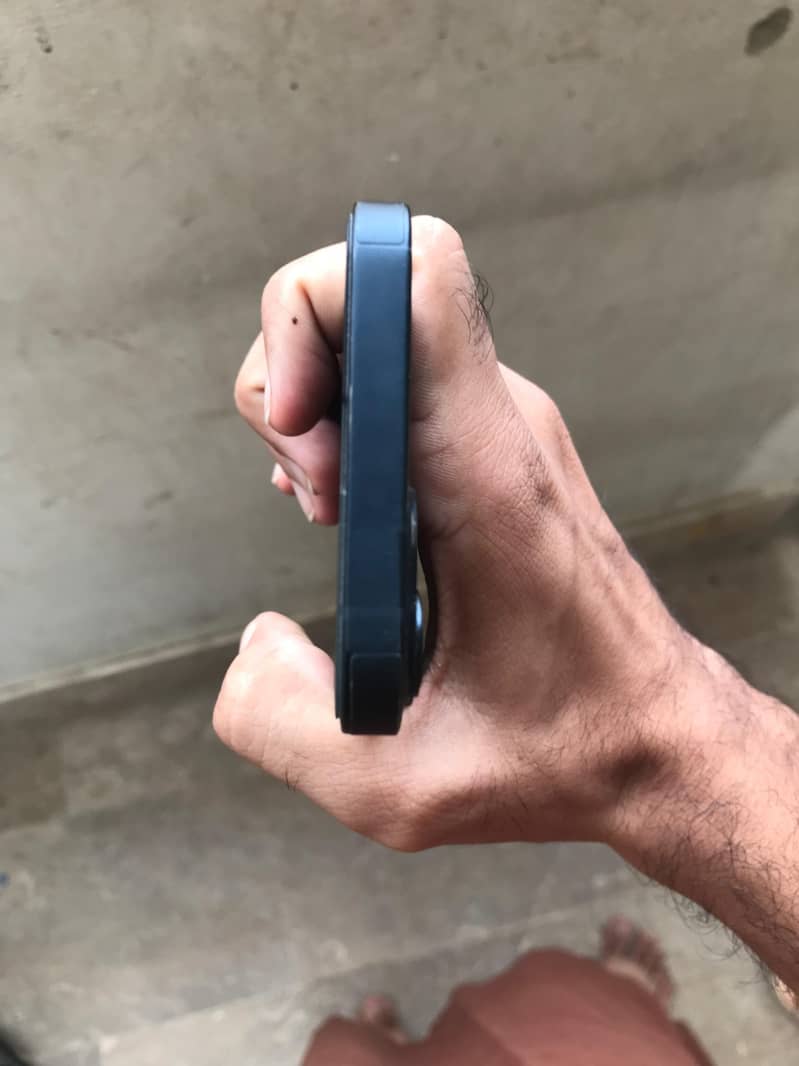 Apple iPhone 13 3