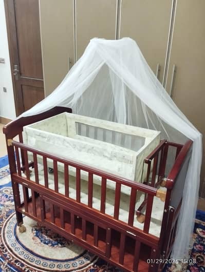 Tinnies baby cot