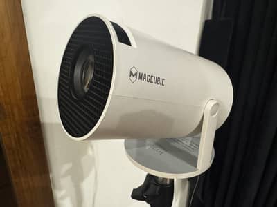 Magcubic HY300 pro plus projector 4K