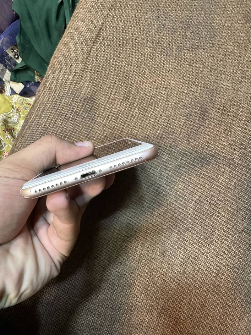 Apple iPhone 8 Plus 0