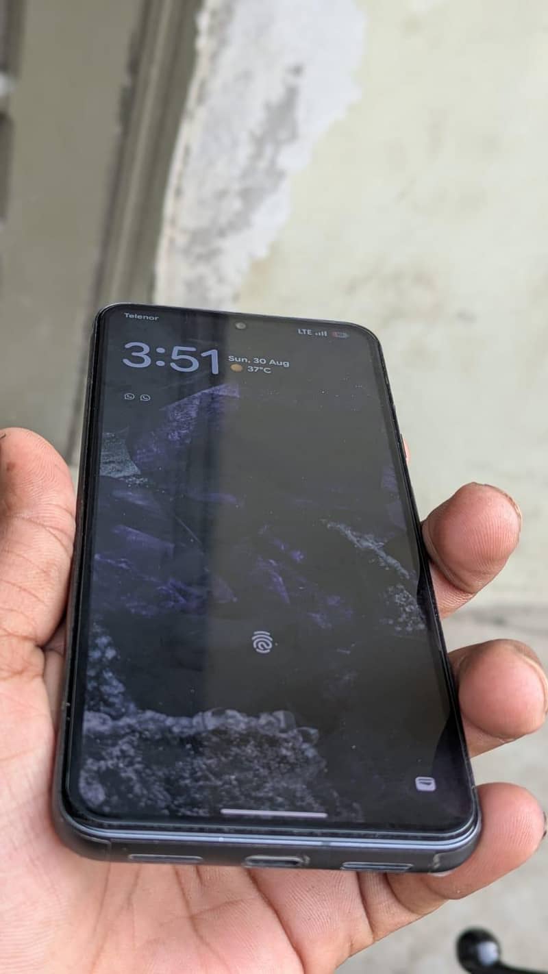 Google Pixel 8 3