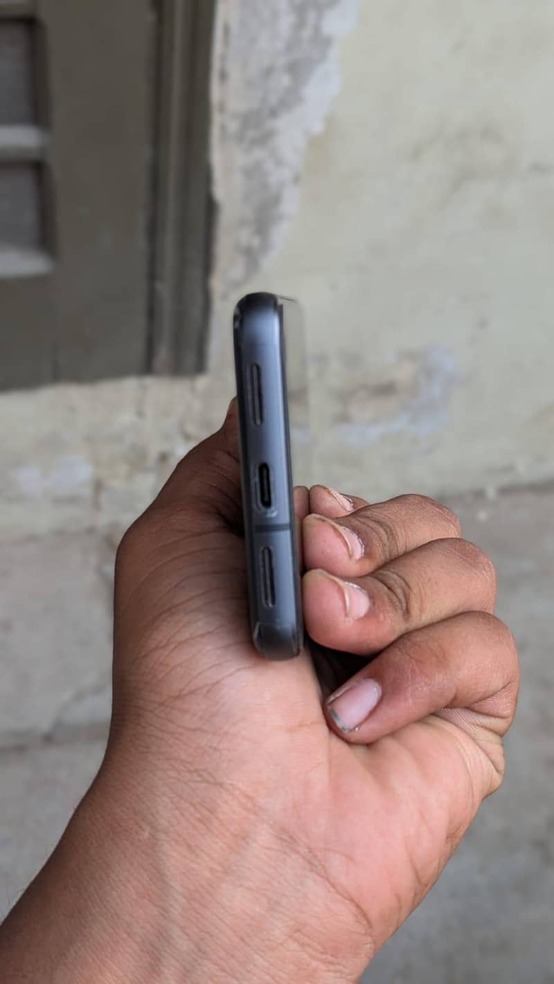 Google Pixel 8 5