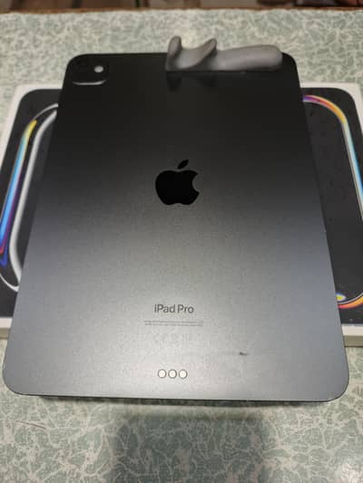 M4 chip 256gb with Box