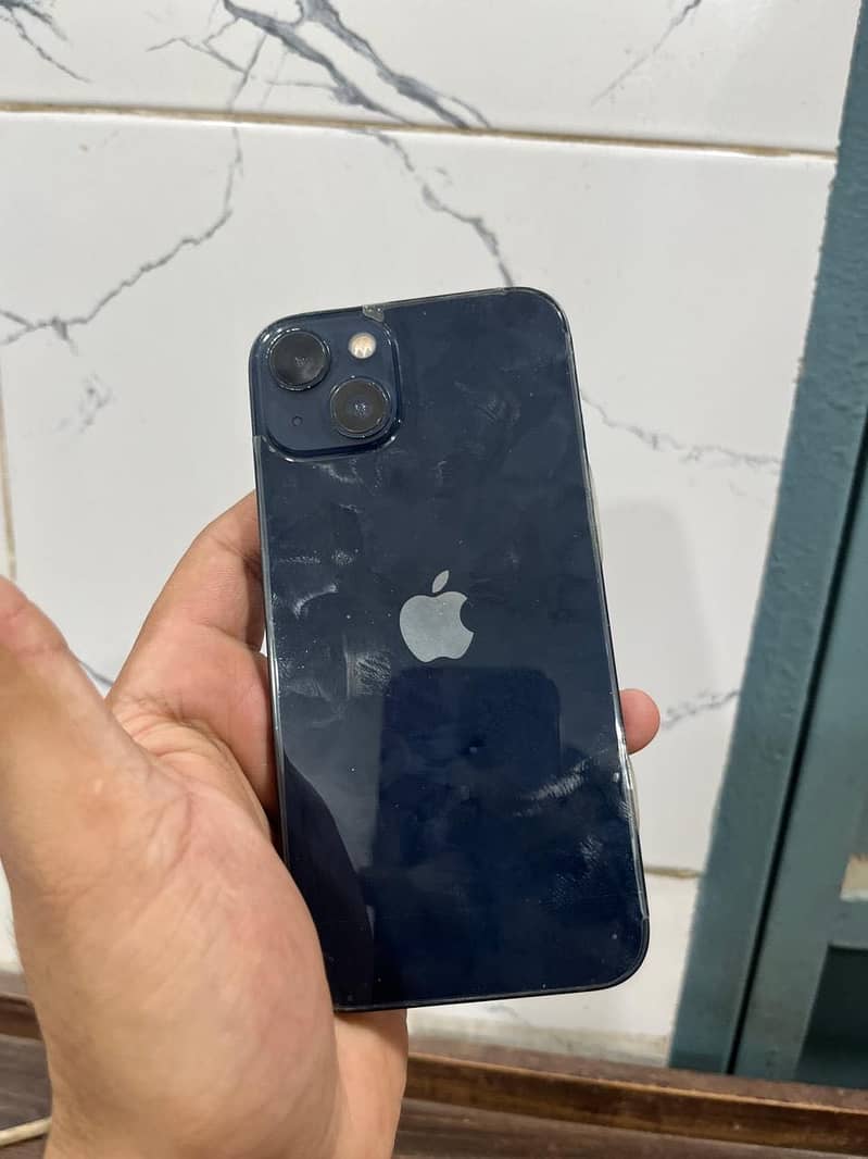 Apple iPhone 13 4