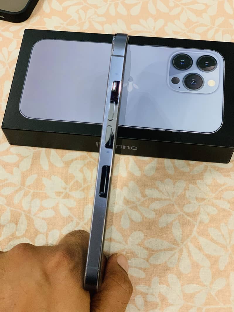 Apple iPhone 13 Pro 1