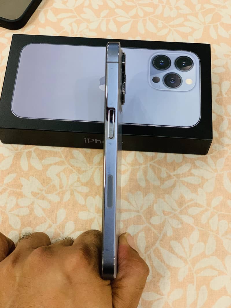 Apple iPhone 13 Pro 2