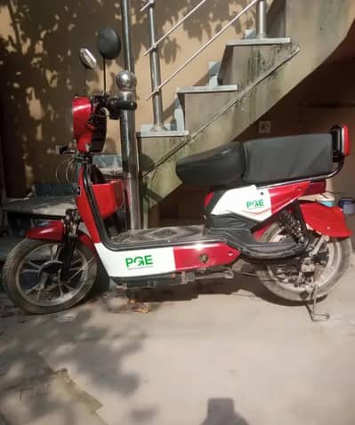 PGE-Electric Scooty 9 months used batteries all ok Good Condition