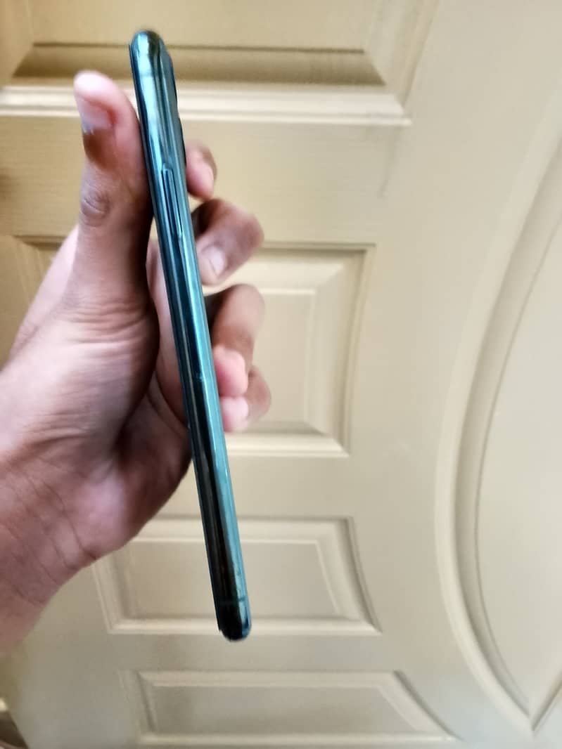 Apple iPhone 11 Pro Max 1
