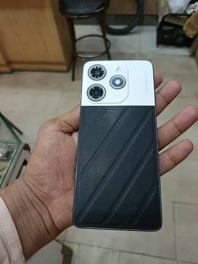 Tecno Spark 10 Pro 8/128 condition 10 by 8 03296556981