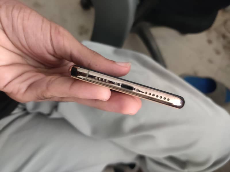 Apple iPhone 11 Pro Max 3