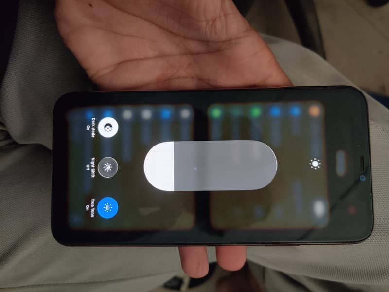 Apple iPhone 11 Pro Max 6