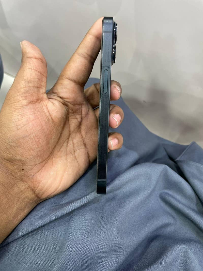 Apple iPhone 14 2
