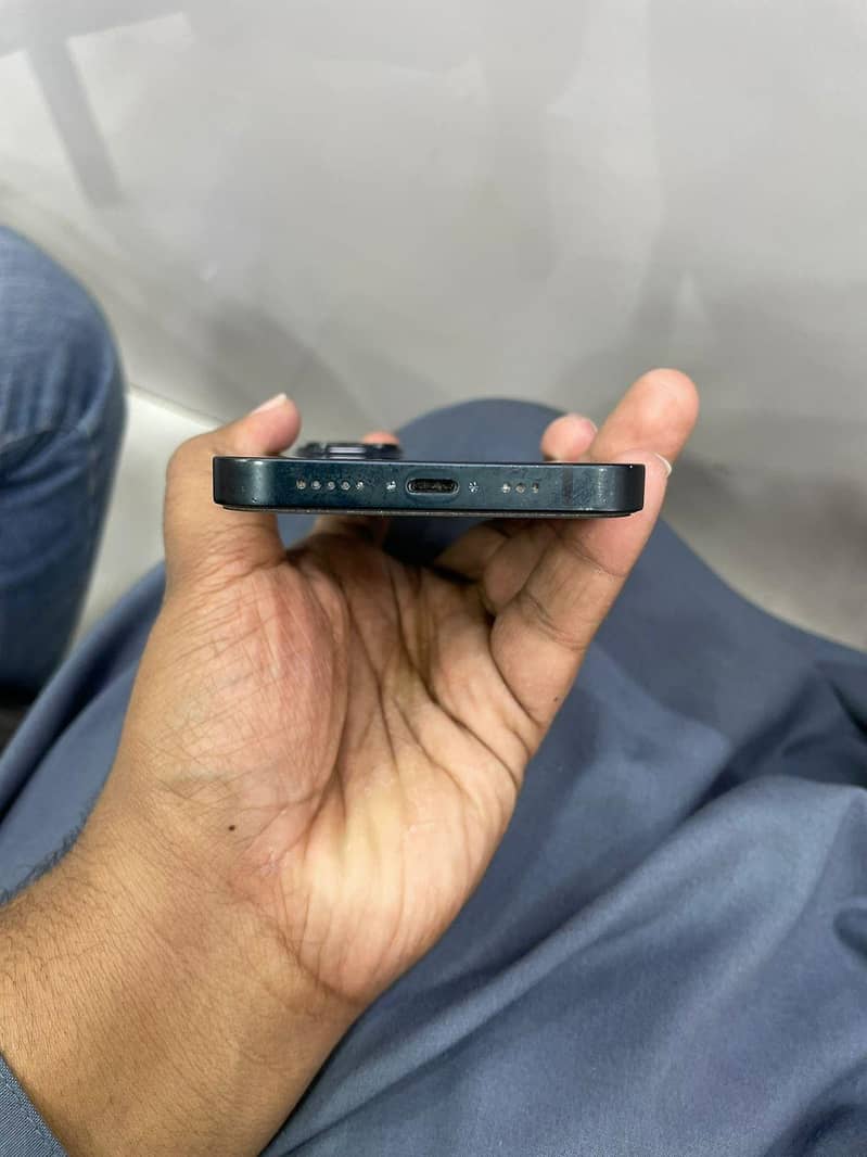 Apple iPhone 14 4