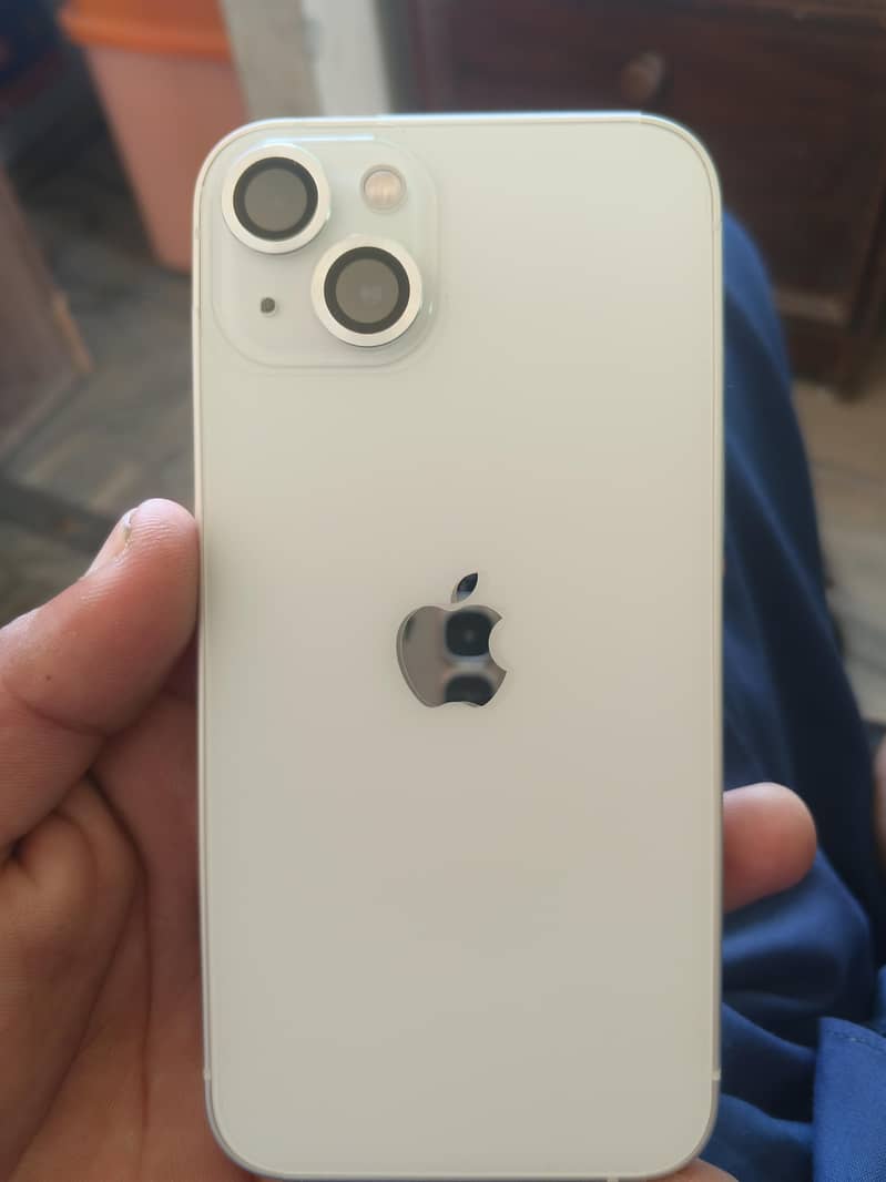 Apple iPhone 13 8