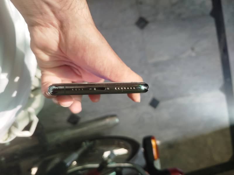 Apple iPhone 11 Pro Max 1