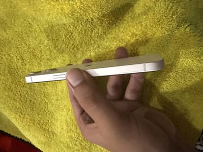 iPhone 13 128GB PTA Approved 85 %  White colour condition 9/10