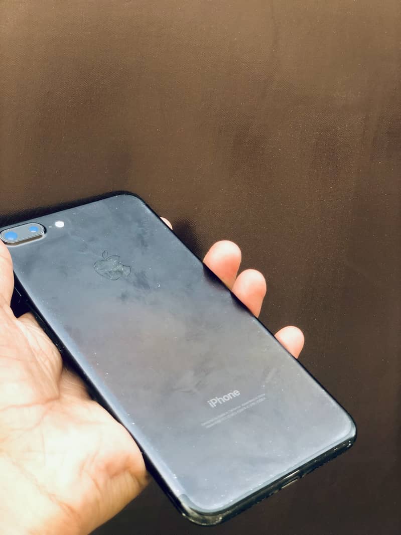Apple iPhone 7 Plus 1