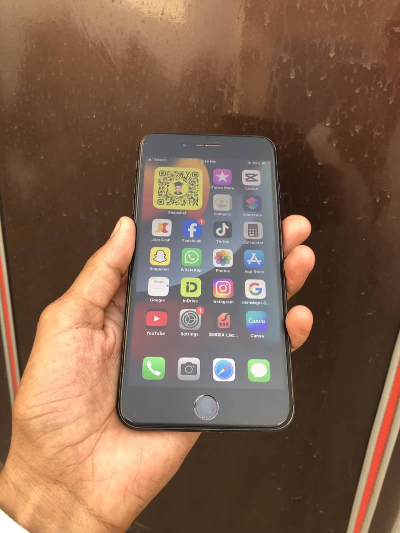 Apple iPhone 7 Plus 2