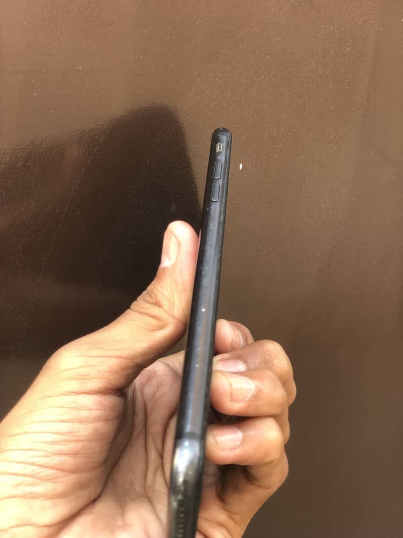 Apple iPhone 7 Plus 3