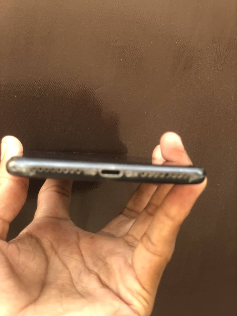 Apple iPhone 7 Plus 5