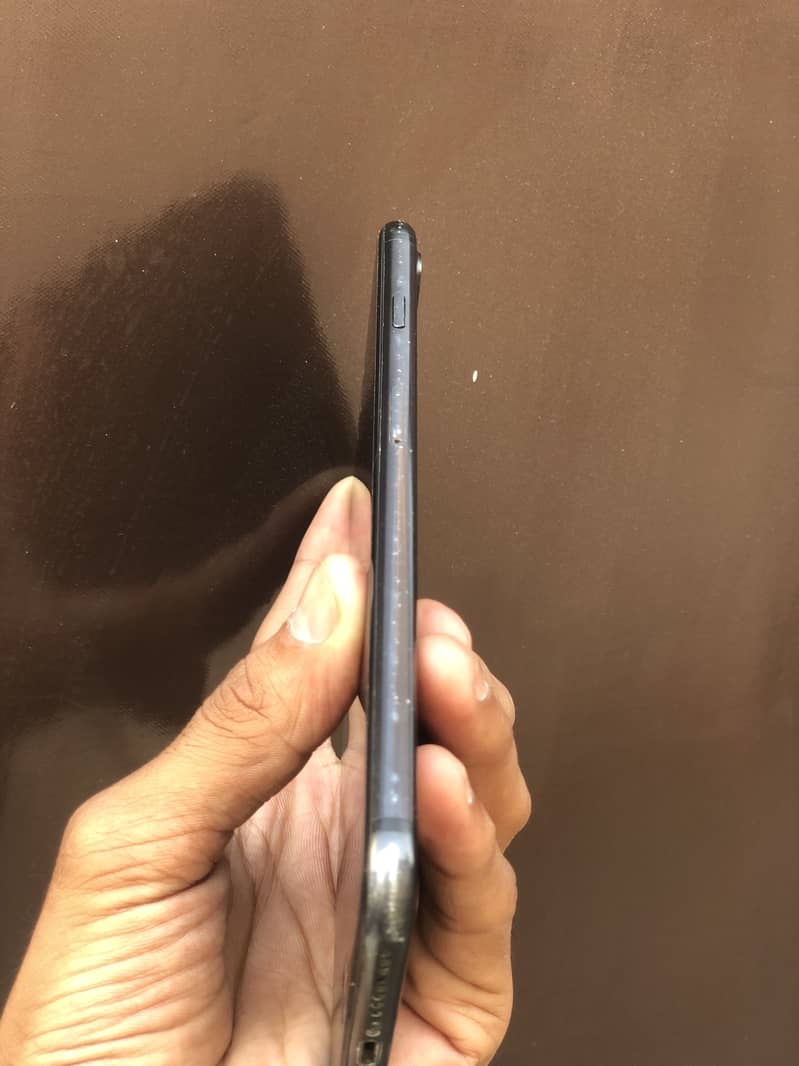 Apple iPhone 7 Plus 6