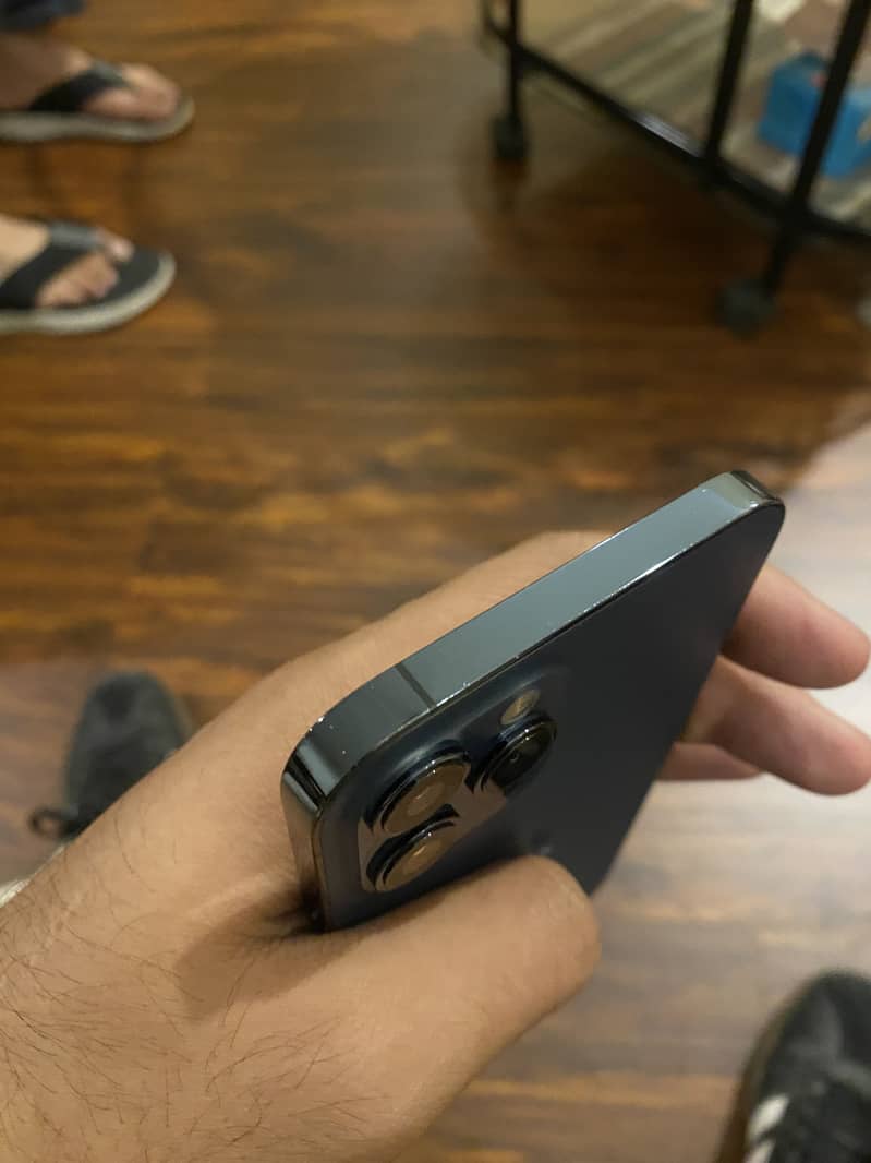 Apple iPhone 12 Pro Max 4