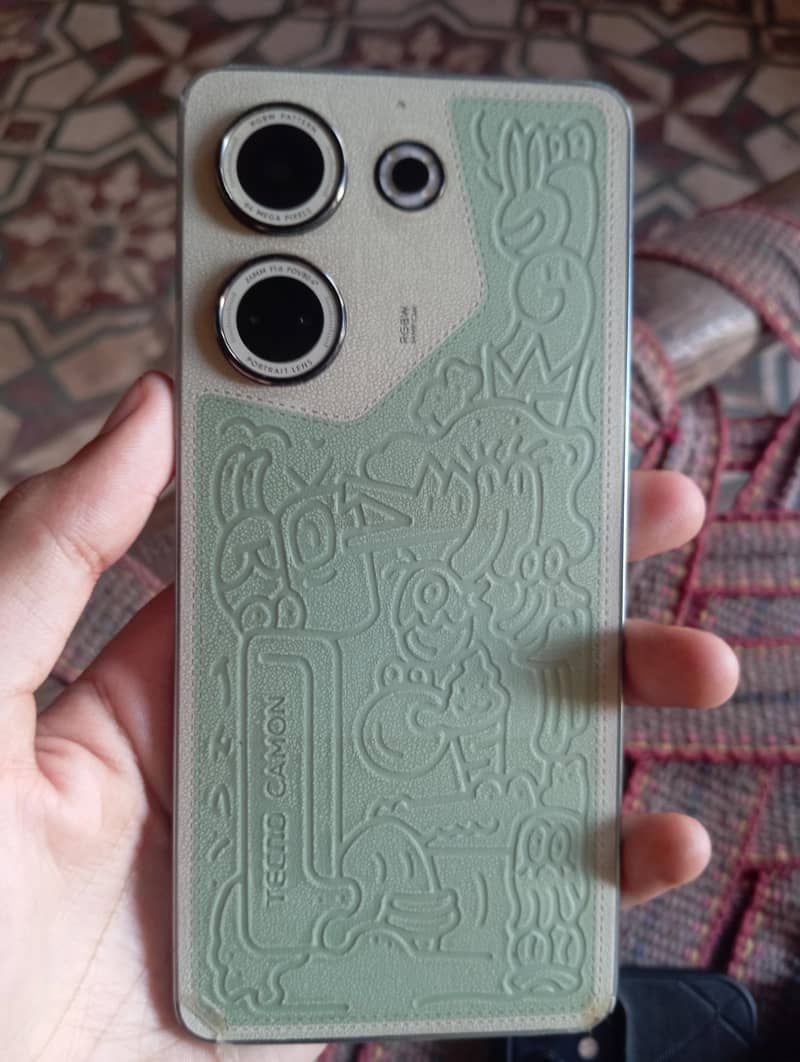 Tecno CAMON 20 Pro 0