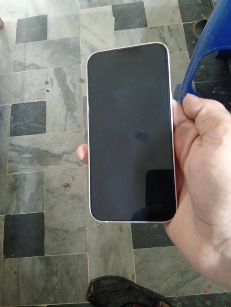 Apple iPhone 13 1