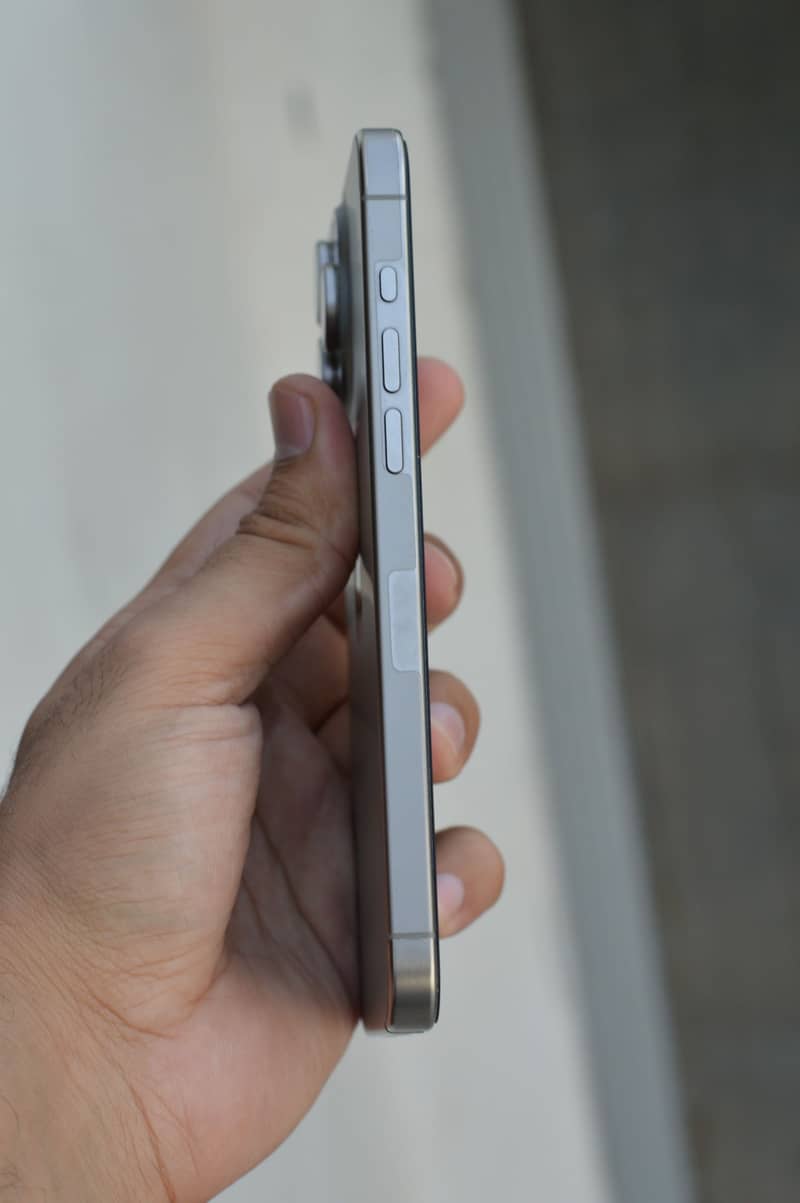 Apple iPhone 15 Pro Max 1