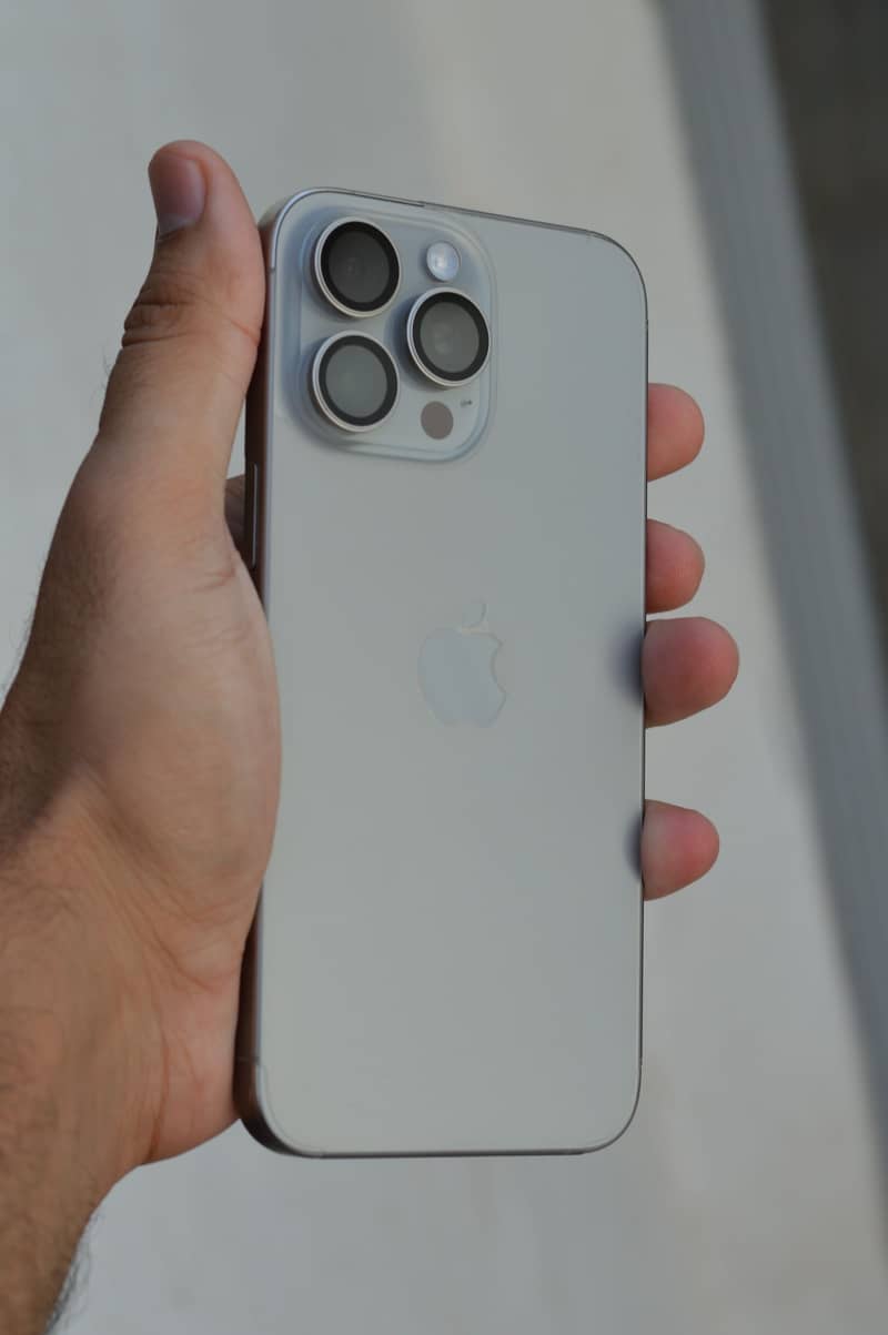 Apple iPhone 15 Pro Max 3