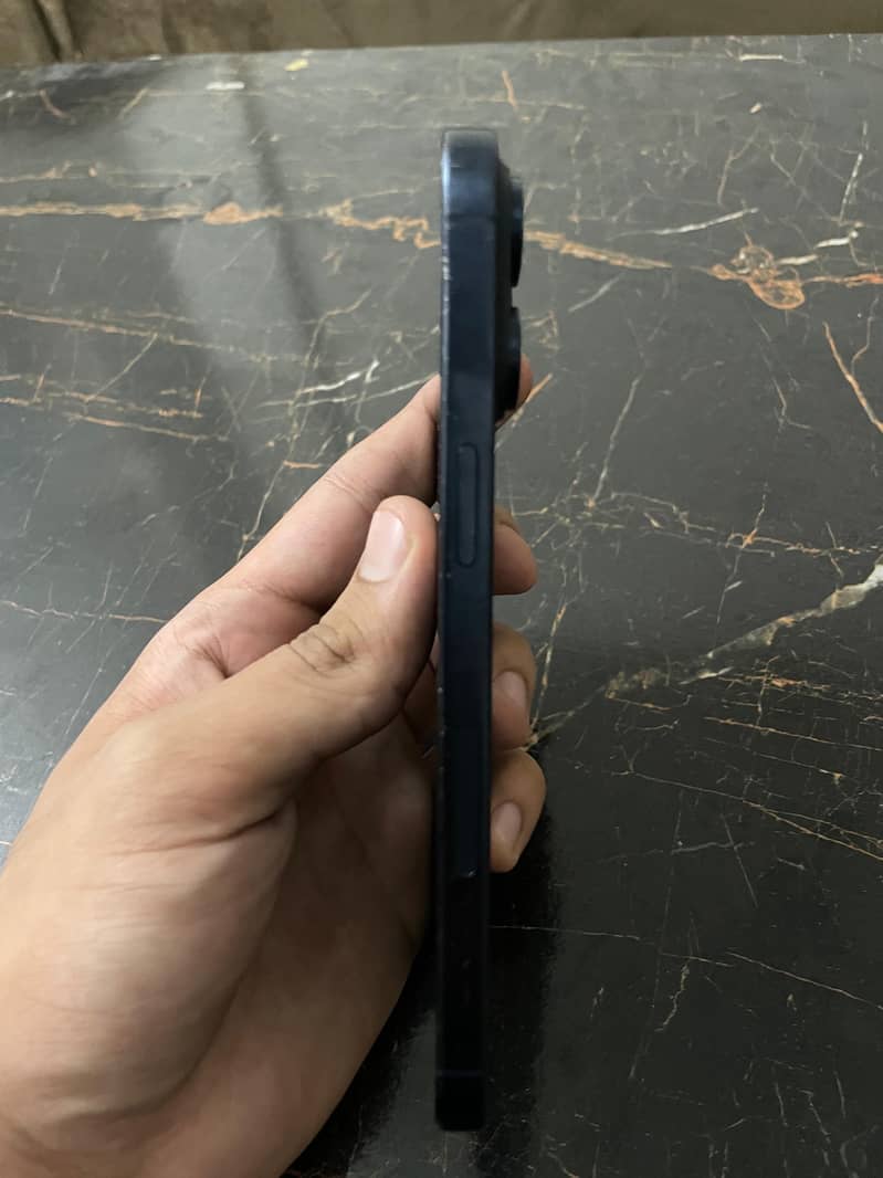 Apple iPhone 15 Pro Max 0