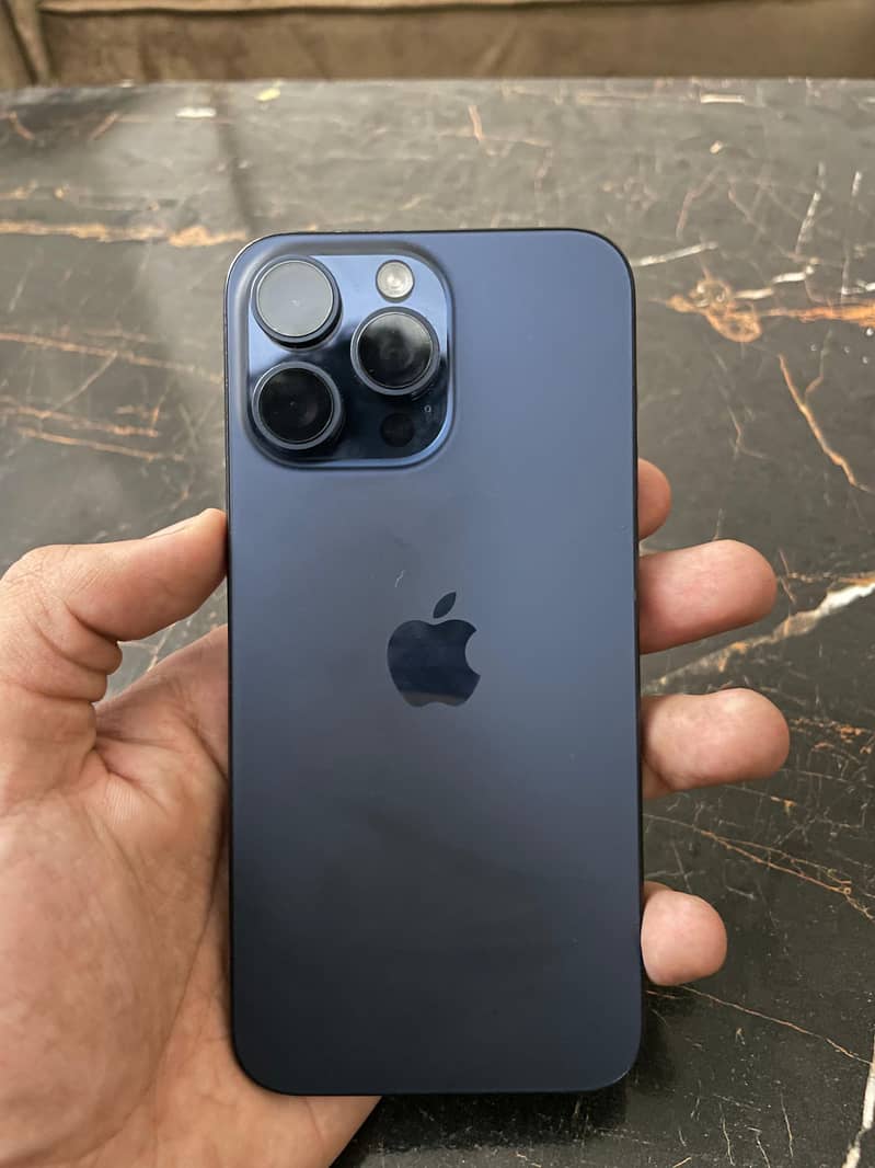 Apple iPhone 15 Pro Max 3