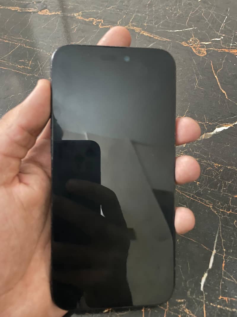 Apple iPhone 15 Pro Max 4