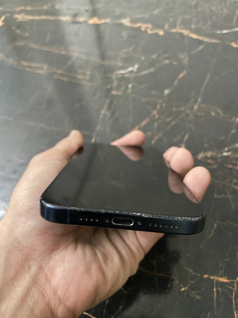 Apple iPhone 15 Pro Max 5
