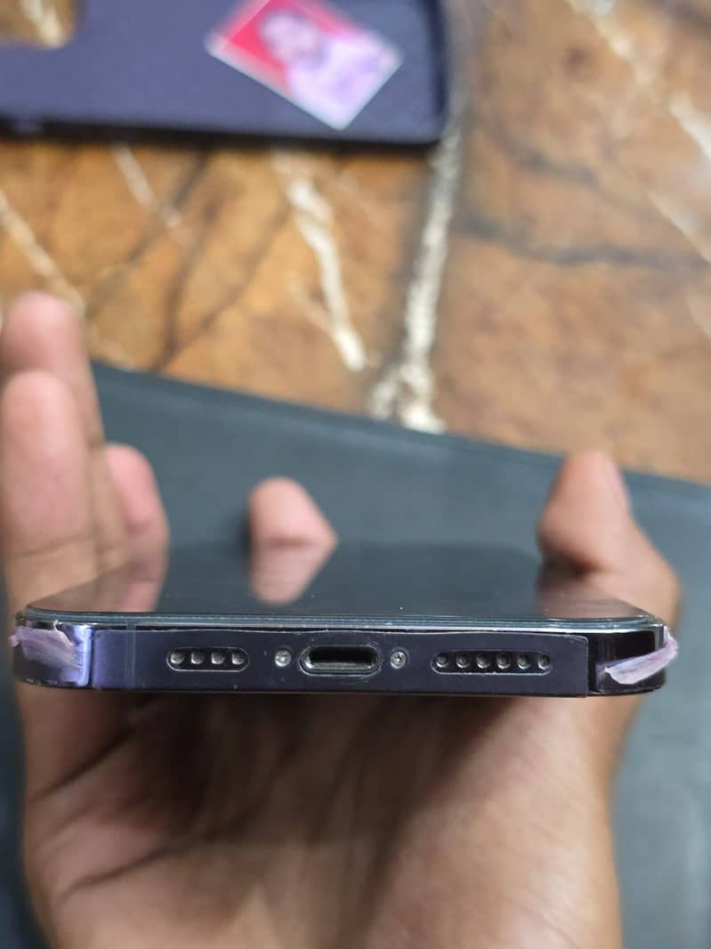 Apple iPhone 14 Pro Max 1