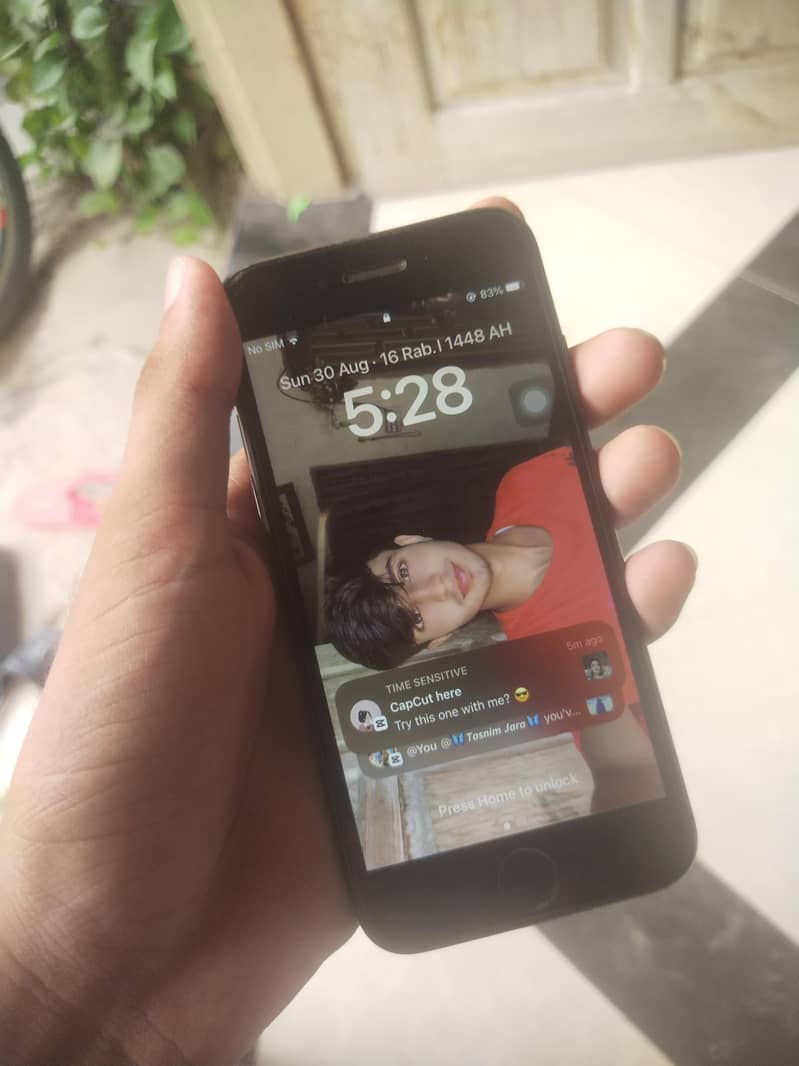 Apple iPhone 8 1